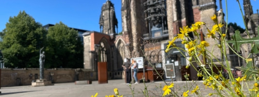 Der Platz des Mahnmals